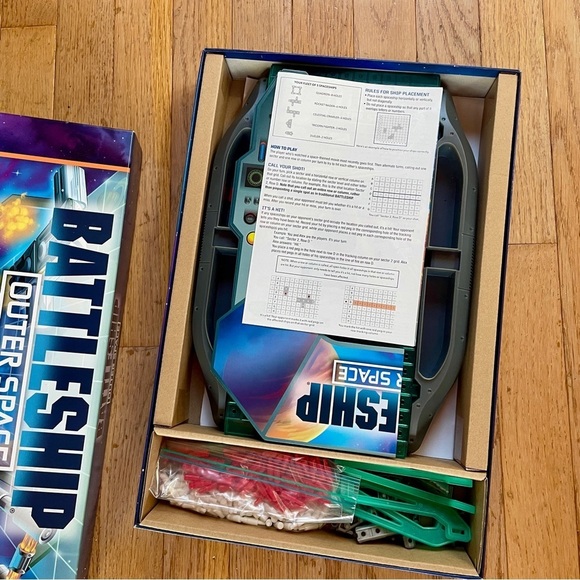 Battleship Outer Space 3D Board Game Hasbro - Picture 2 of 4